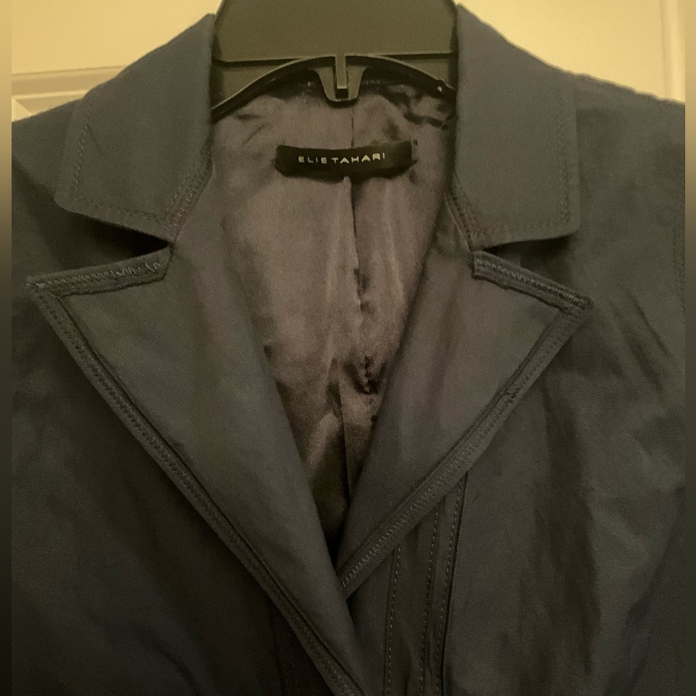 Elie Tahari Women's Navy Jacket Size Medium - Picture 3 of 12